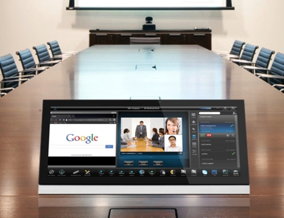 Bedien een volledige audiovisuele installatie van een boardroom met een touchbedieningspaneel