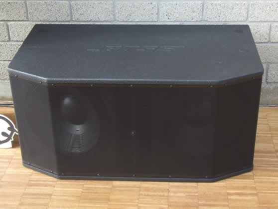 Subwoofer voor geluidsinstallatie in atrium